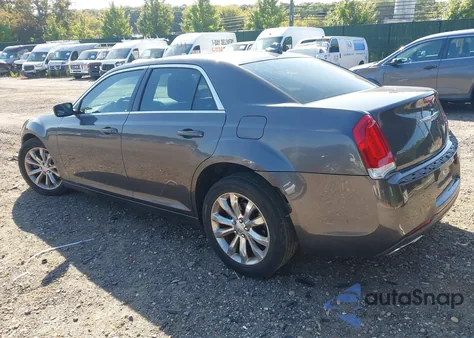 2017 Chrysler 300 Limited Awd z USA, uszkodzony, nr VIN 2C3CCARG8HH512384